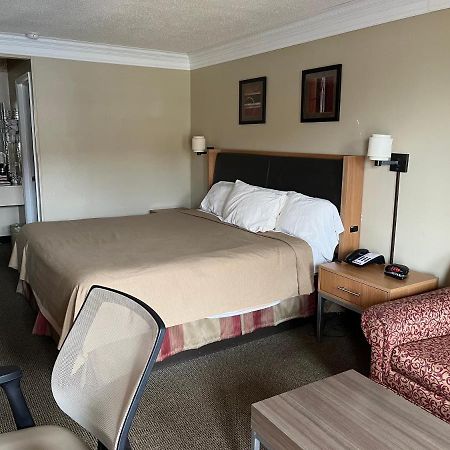 Southern Lodge Orangeburg Extérieur photo